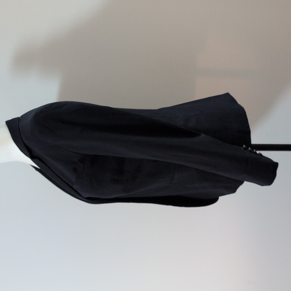 Aritzia Talula Exeter Oversized Blazer - Picture 5 of 16